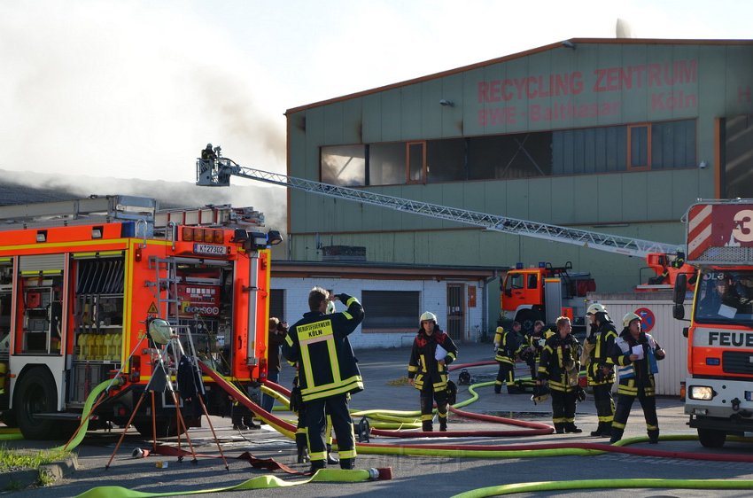 Feuer 3 Koeln Bayenthal Bonnerstr Sechtemstr P216.JPG